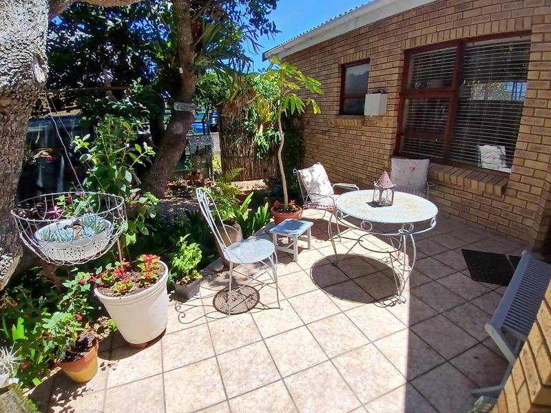 3 Bedroom Property for Sale in Stilbaai Wes Western Cape